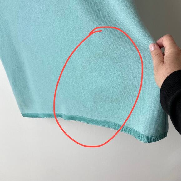 St. John Cashmere Sweater Top - Picture 3 of 8